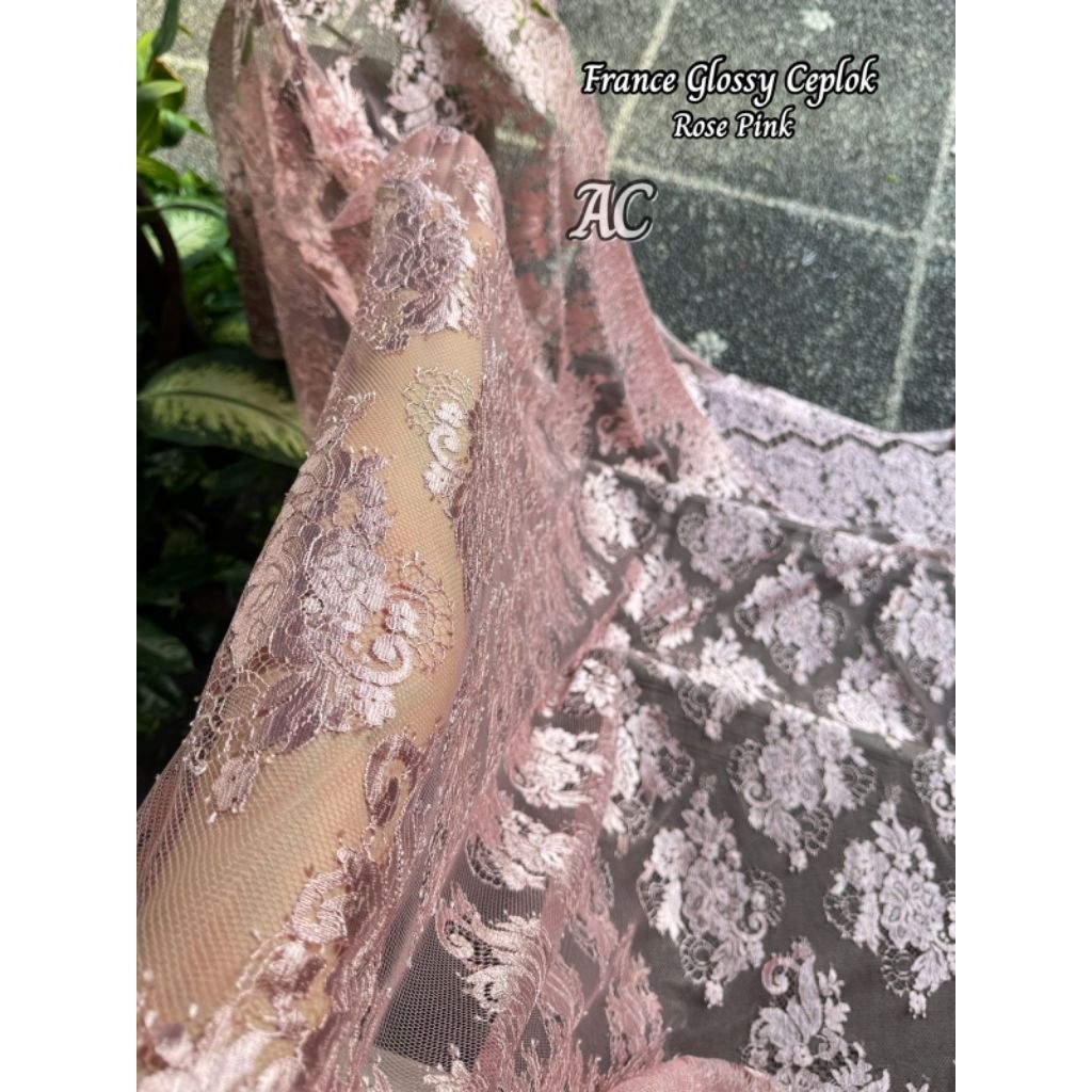 Kain kebaya brokat ceplok ysl mawar rambat