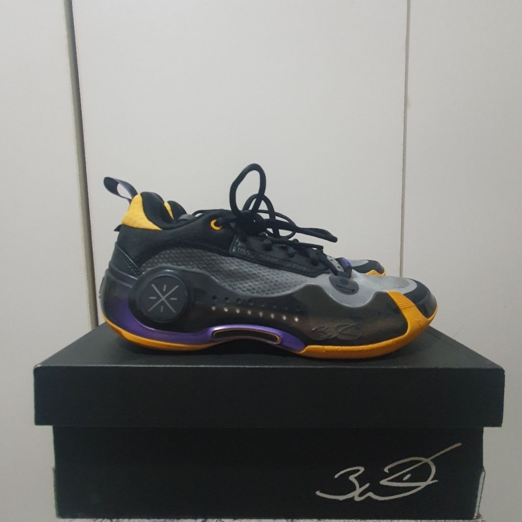 SEPATU BASKET LINING WAY OF WADE 10 LOW "AWAY"