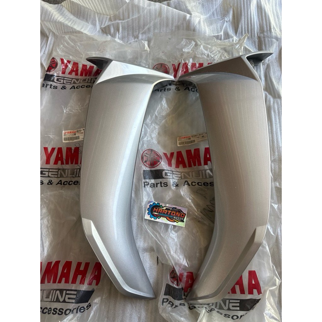 Sayap luar vega r new silver original 4d7-f8311-00-p2 4d7-f8312-00-p2