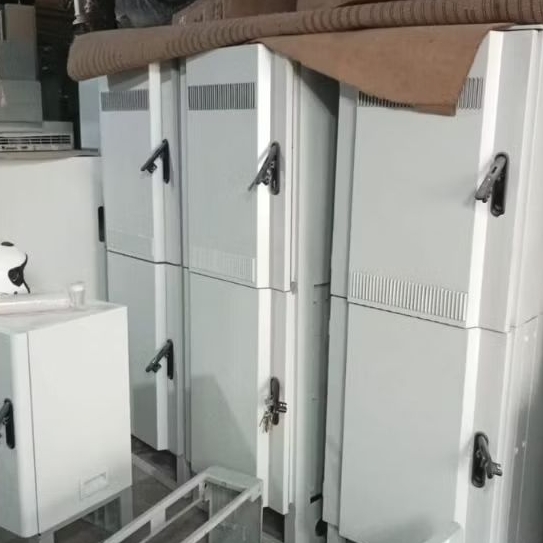 Rack box outdoor BTS rak server outdoor Huawei atau ZTE series 2 pintu