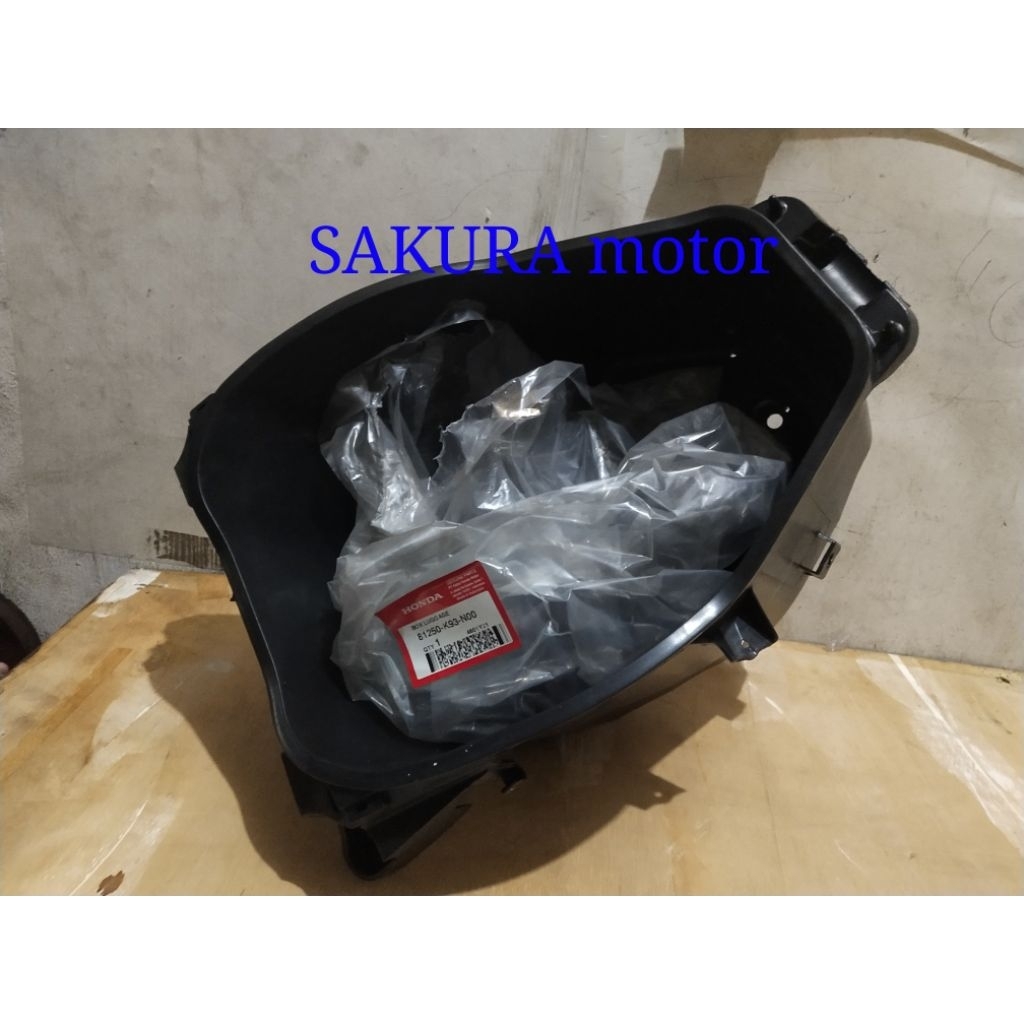 BOX BAGASI SCOOPY ESP 2017 ORIGINAL HONDA 81250-K93-N00