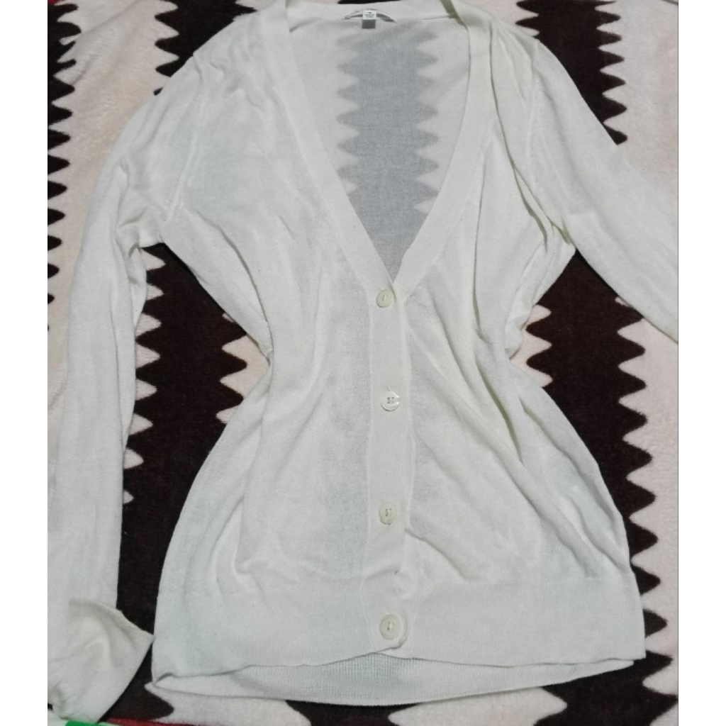 white cardigan uniqlo