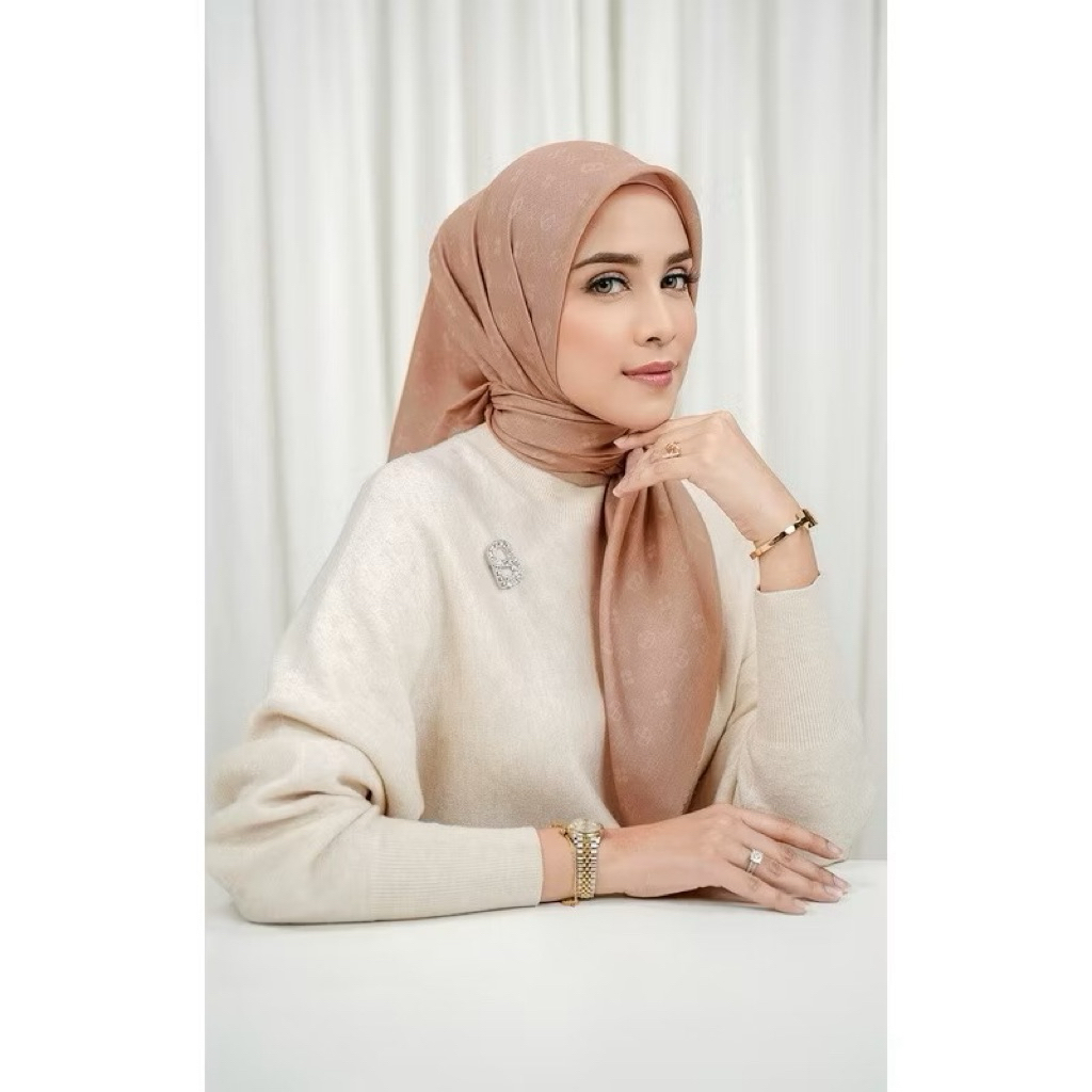 Buttonscarves Monogram BS preloved (PL)