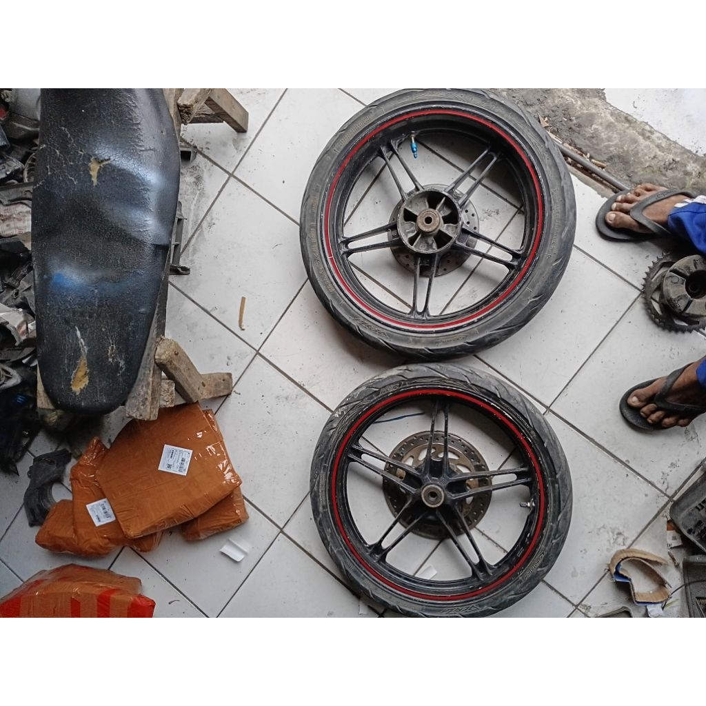 Velg depan belakang +BAN Yamaha Vixion New Original Copotan