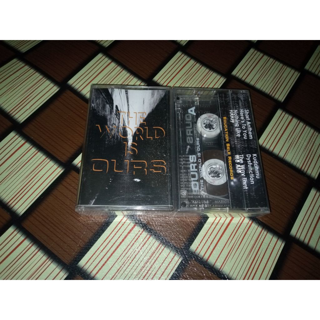 KASET PUNK OURS