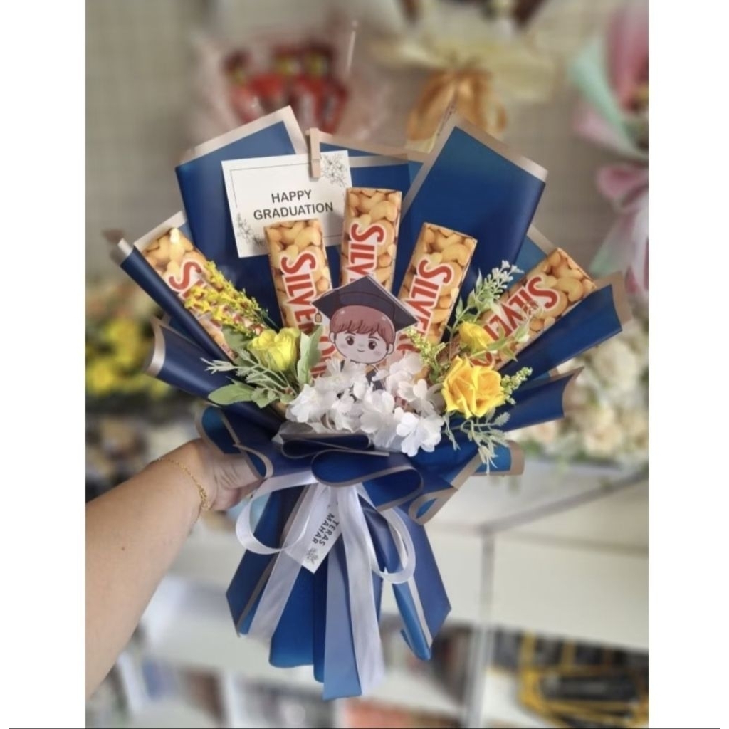 

BUKET COKLAT/ BUKET WISUDA/ BUKET SNACK/ GIFT BUCKET GRADUATION/ BUKET ULTAH
