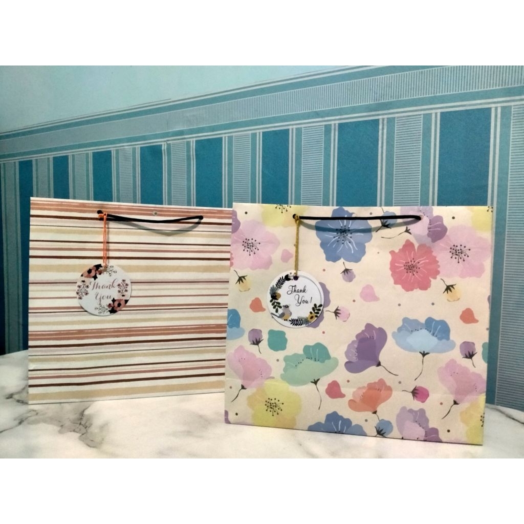 

Paper Bag kertas kado 25x9x22