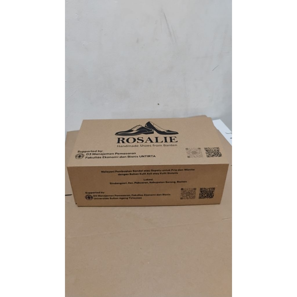 

sablon brand/merk sendiri di dus box hampers dus sepatu dus sandal dus tas dus dompet dus parfum minimal order 100 pcs