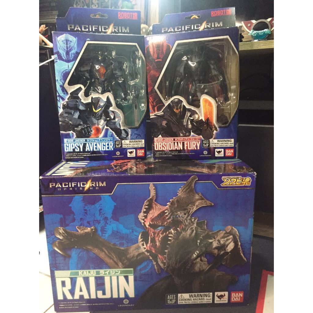 Pacific Rim Action Figure ( 1 Set )