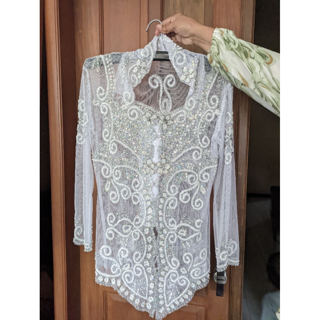 (Preloved) Kebaya Putih Akad Nikah Atasan Brokat Payet (No manset / furing)