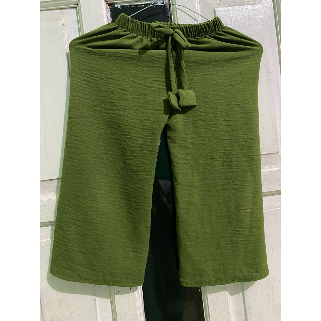 Celana kulot anak perempuan warna army/hijau-preloved