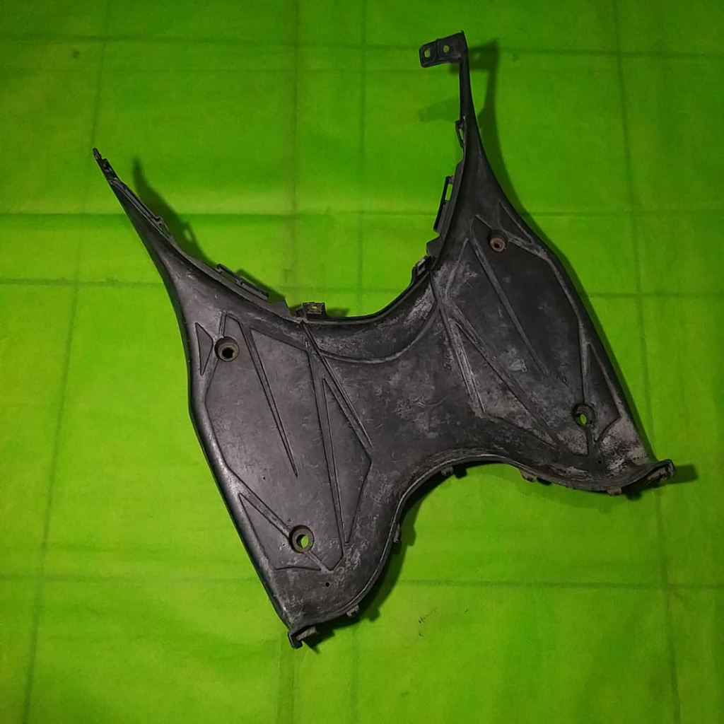 Bordes pijakan kaki suzuki skydrive 125 original copotan