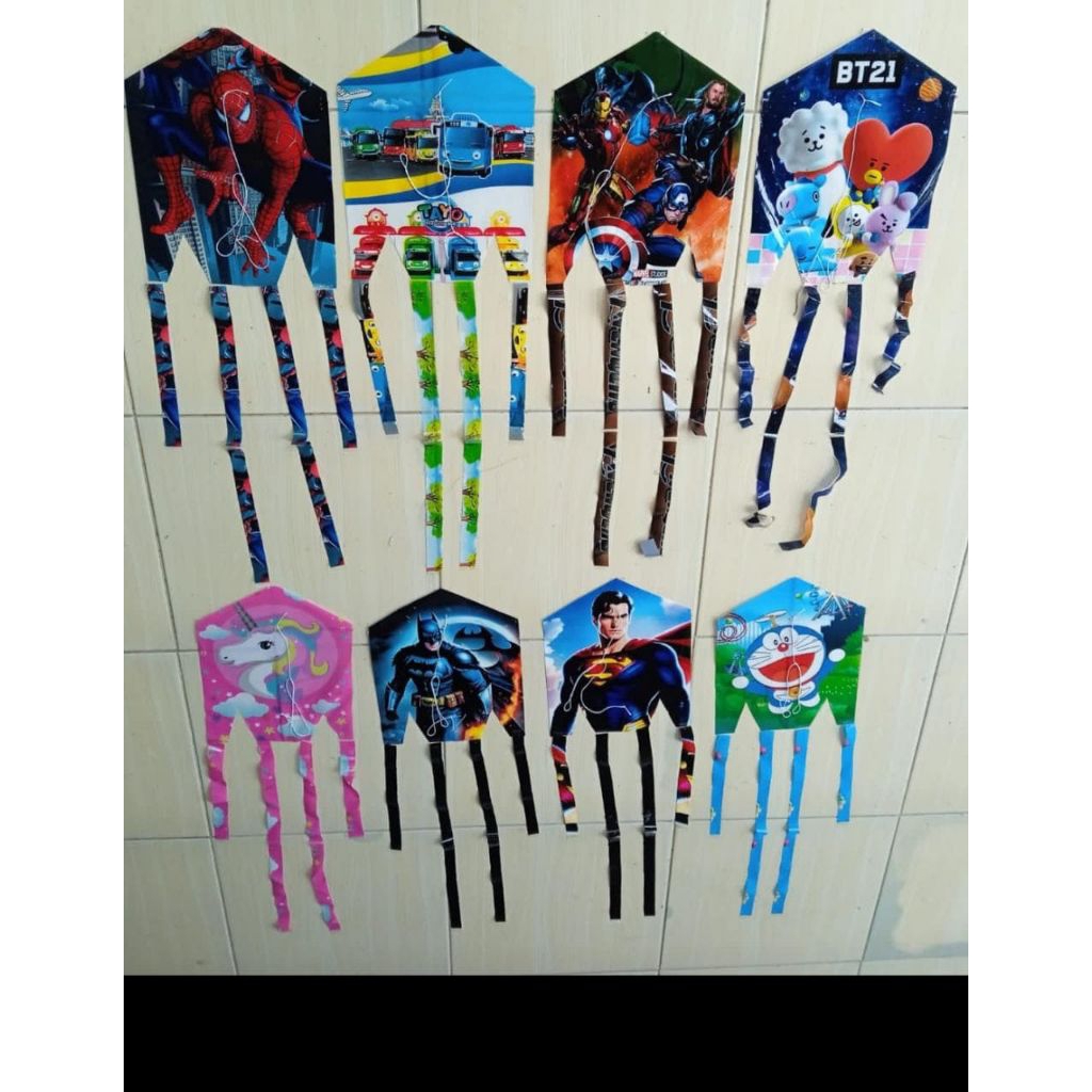 {Kafa layangan} layangan karakter plastik