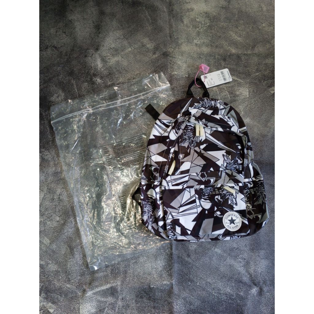 tas Converse motif komik abu