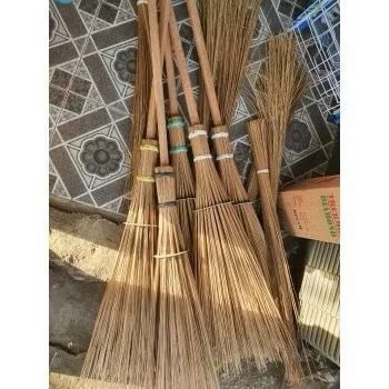 Sapu Lidi Gagang Panjang Halaman/ Sapu Lidi Taman Gagang / Sapu Lidi Taman Besar/ Sapu Lidi Jumbo