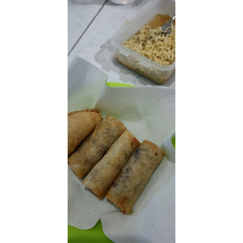 

Lumpia ubi ungu Frozen coklat lumer 1pcs isi 4pcs