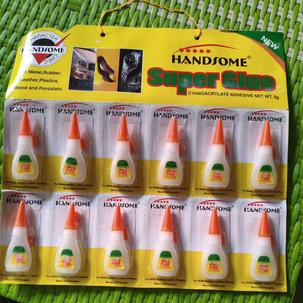 

Lem super glue handsome 12 botol