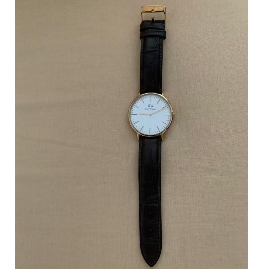 Jam Tangan Kulit Pria Daniel Wellington (Preloved)
