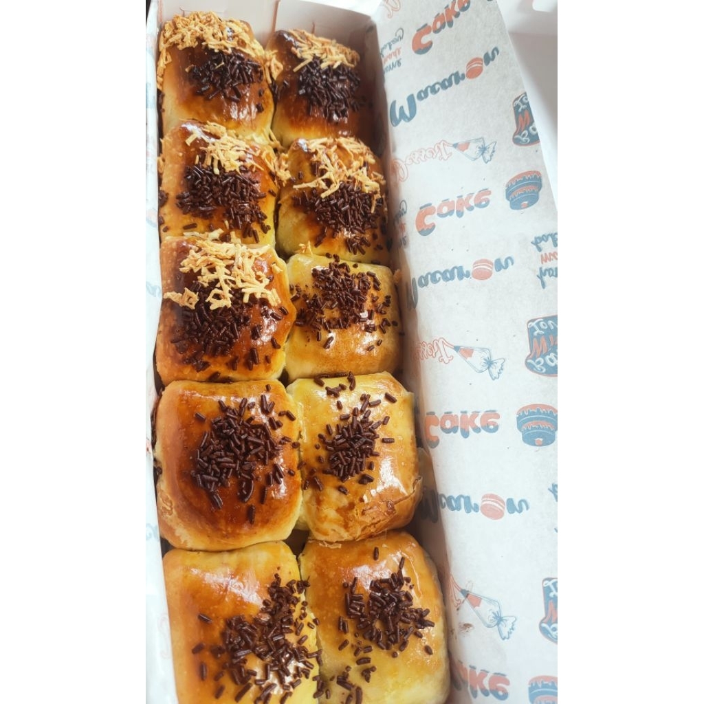 

Bolen Pisang (asli pisang Raja) 1/2 Cok 1/2 Cok-keju