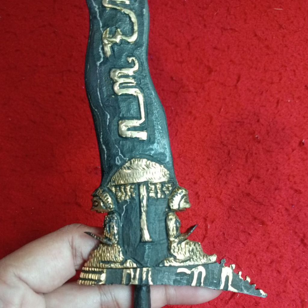 keris omyang jimbe aksara jawa kinatah Kuningan