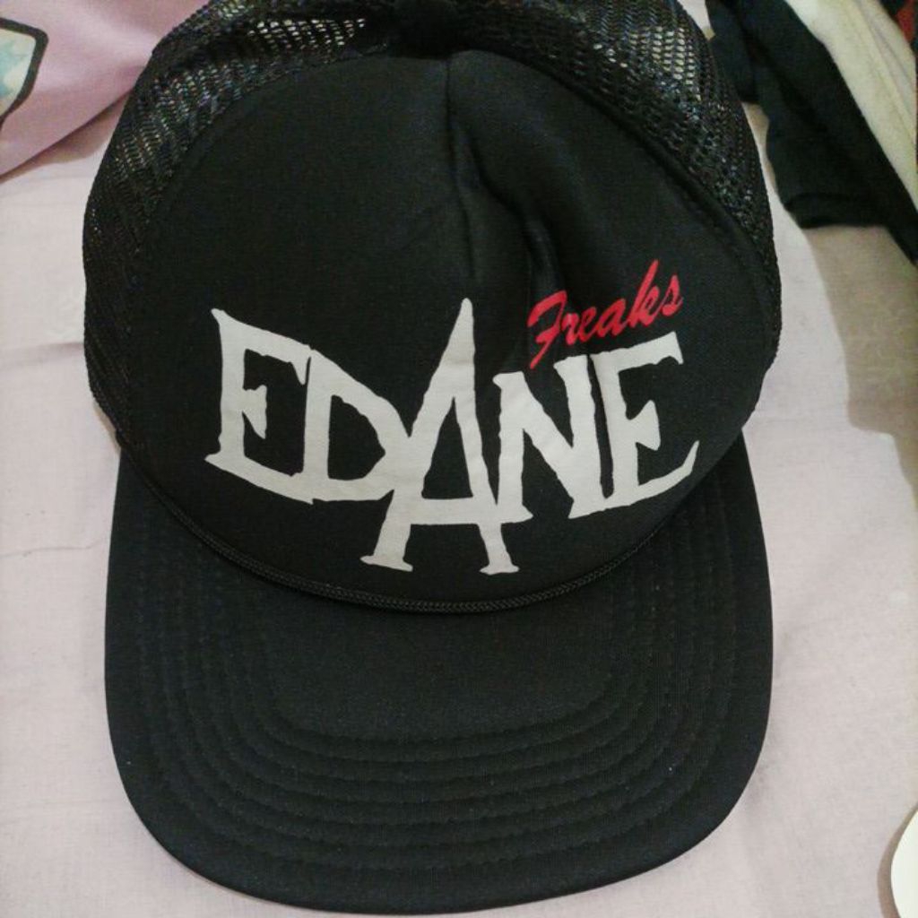 Topi Official Merch EDANE