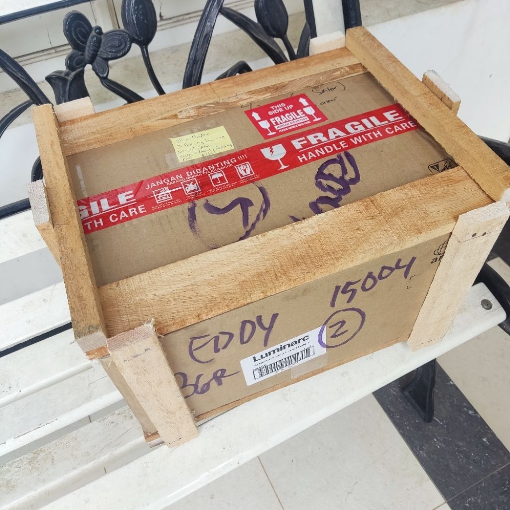 

Packing kayu extra pengaman untuk pengiriman luar kota, antar pulau, cargo dan item resiko pecah tinggi.