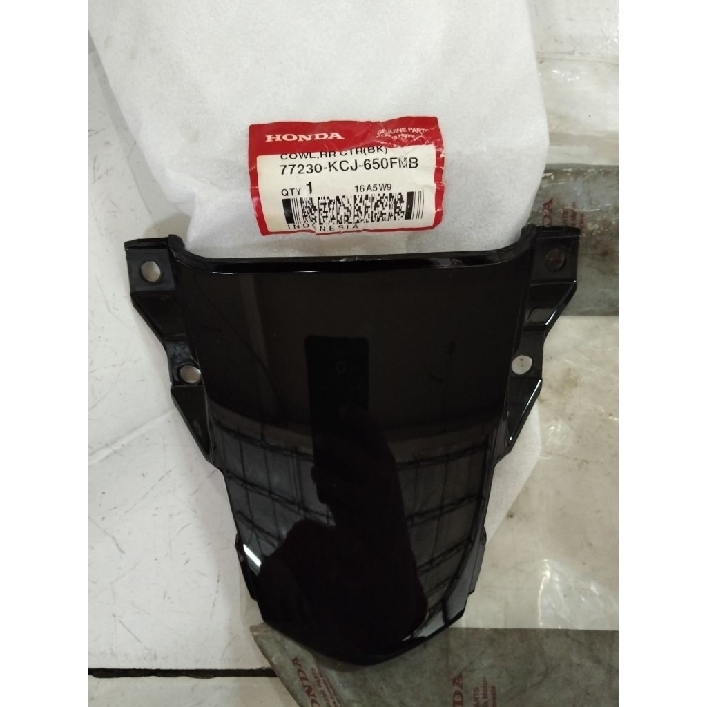 Cover Cowl RR Center atau Cover sambungan body belakang untuk motor New Tiger pice atau bajak laut n
