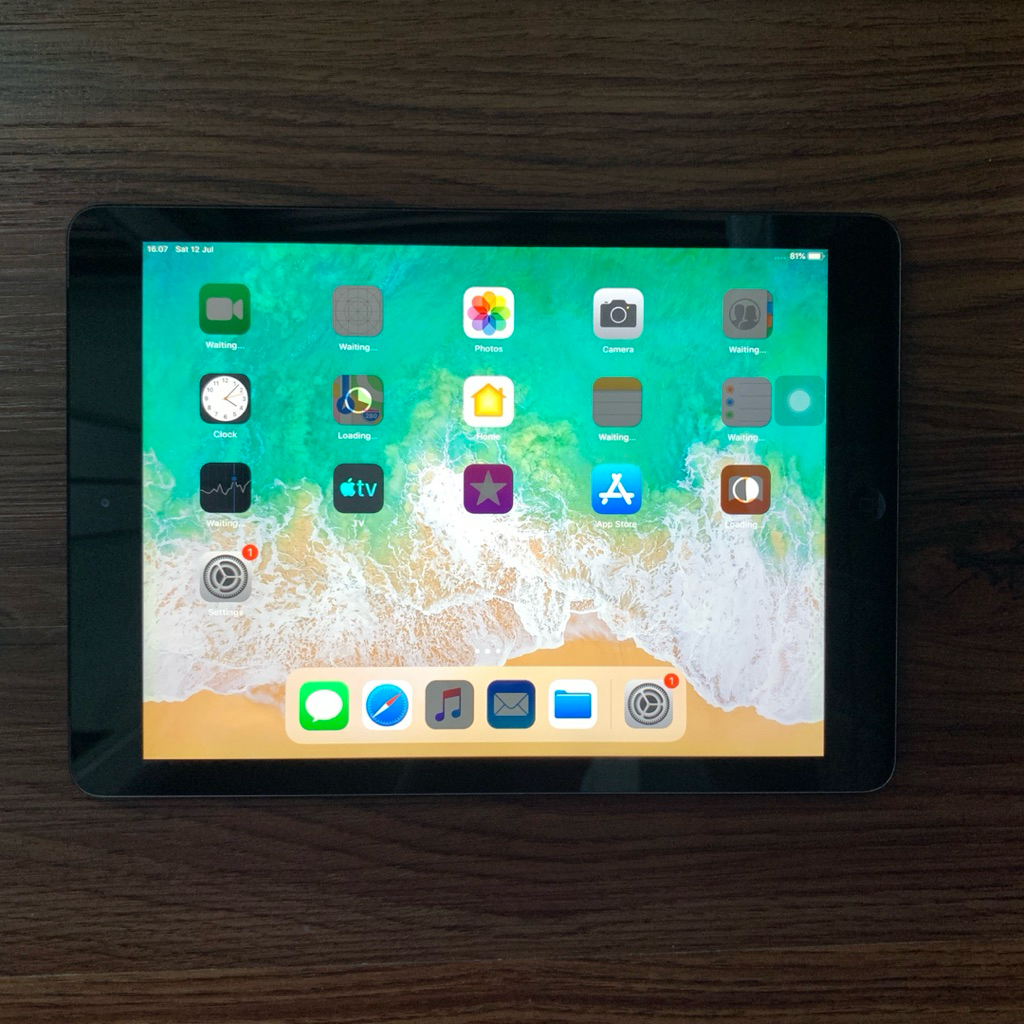 Apple iPad Air IBOX Space Gray | Mulus, iCloud Aman, Bonus Case