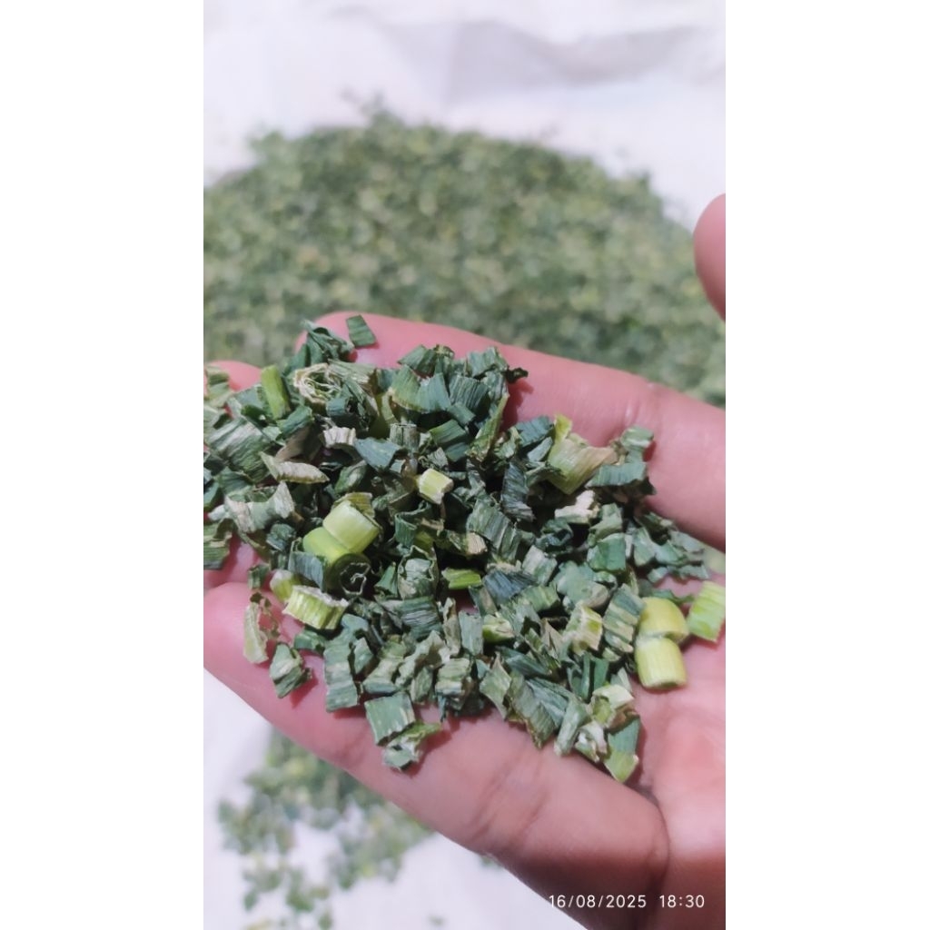 

(PROMO) IRIS BAWANG DAUN KERING 50%