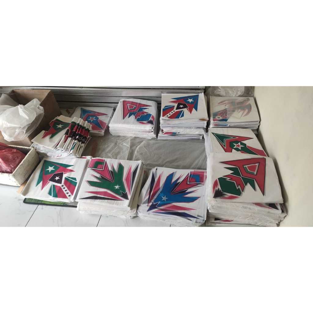 kertas layang layang motif polos terlaris