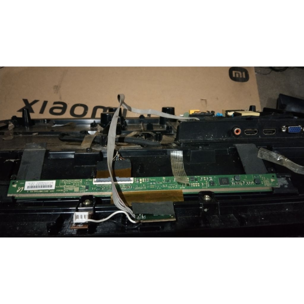 TCON 32B1550 TCON POLYTRON 32IN CUT SEBELAH