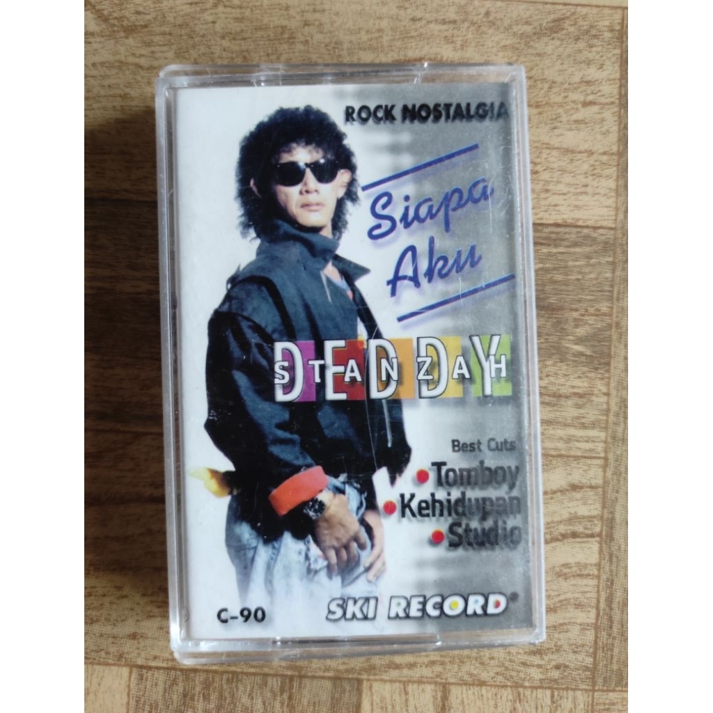 kaset pita DEDDY STANZAH "siapa aku"
