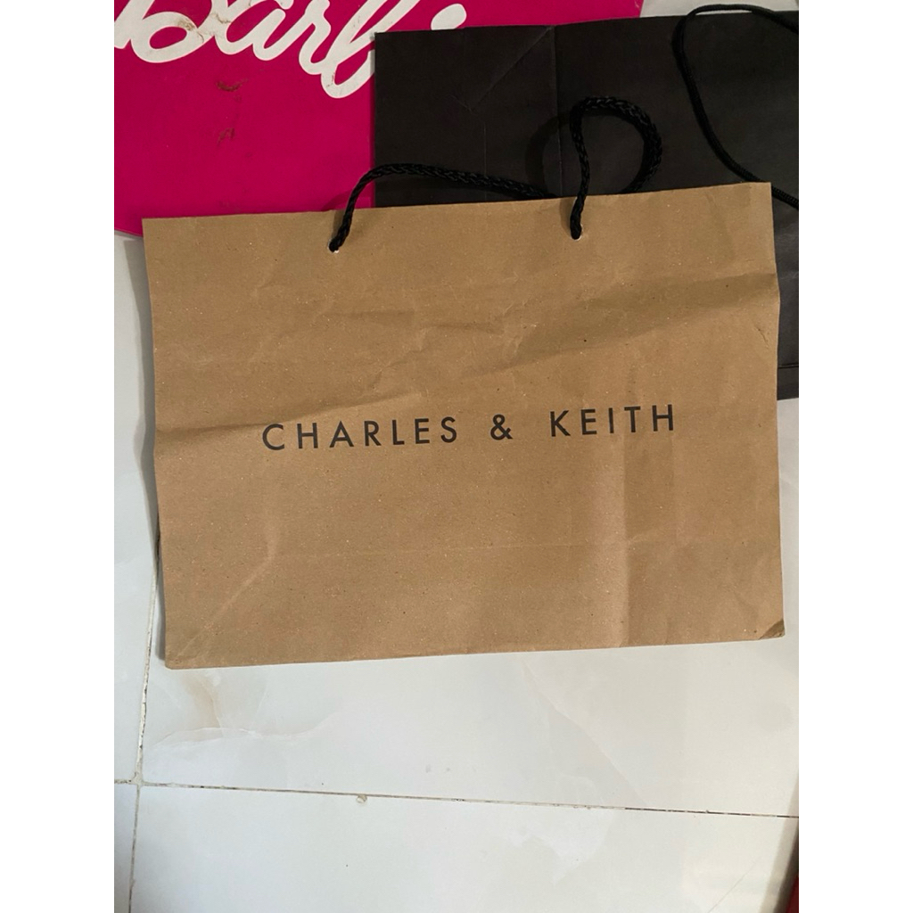 

Paperbag Charles & Keith Authentic 100%