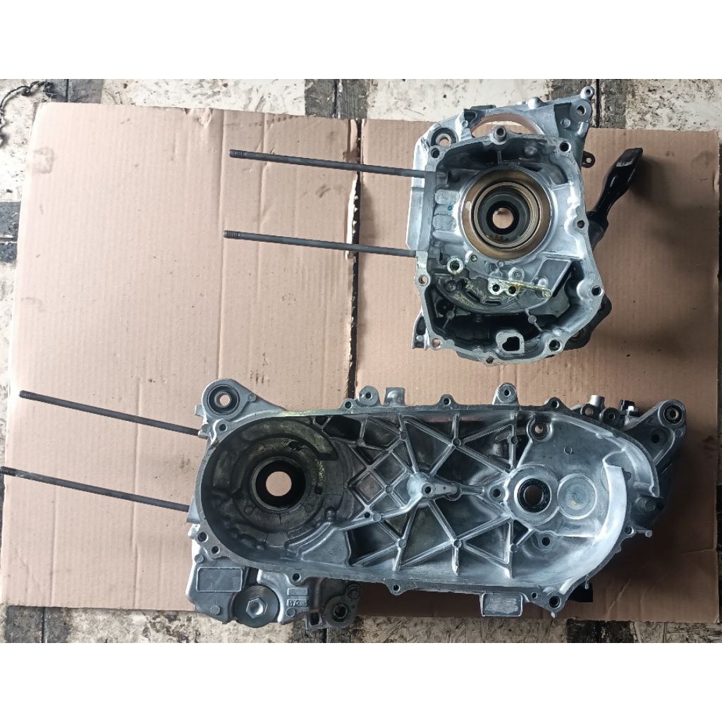 Crankcase kanan kiri Vario 160 original copotan rengkes krengkes kalter blok mesin L R kode K2S orig