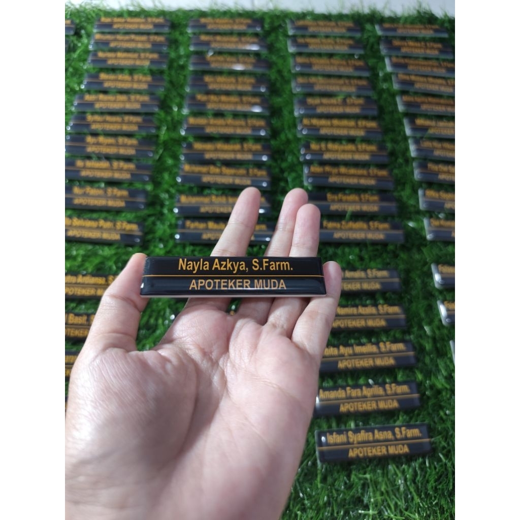 

KHUSUS SAMEDAY/INSTAN NAMETAG AKRILIK PAPAN NAMA DADA AKRILIK TANPA PO