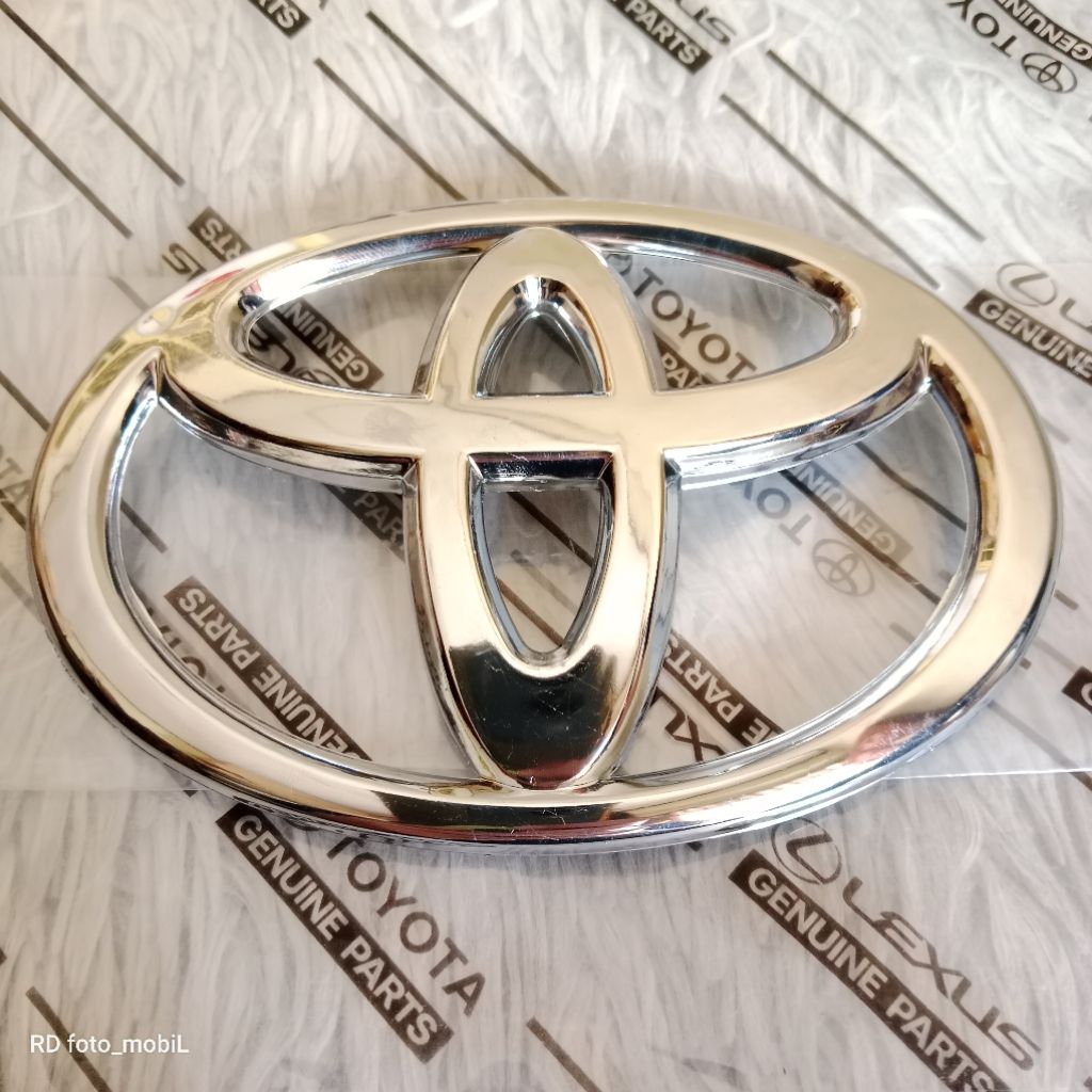 Emblem Logo Grill Radiator Depan Toyota Kijang Kapsul LGX Krista Original Diameter 14 Cm Chrome