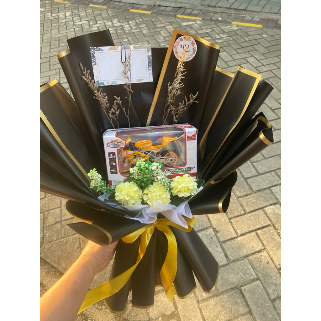buket Motor-buket hotwheels-buket ulang tahun anak-buket gift-kado ultah-buket anak cowok