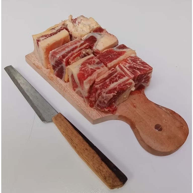 

Iga Sapi | Sop Tulang Iga Sapi | Iga Sandung Lamur | Brisket Bone 1.000 Gram