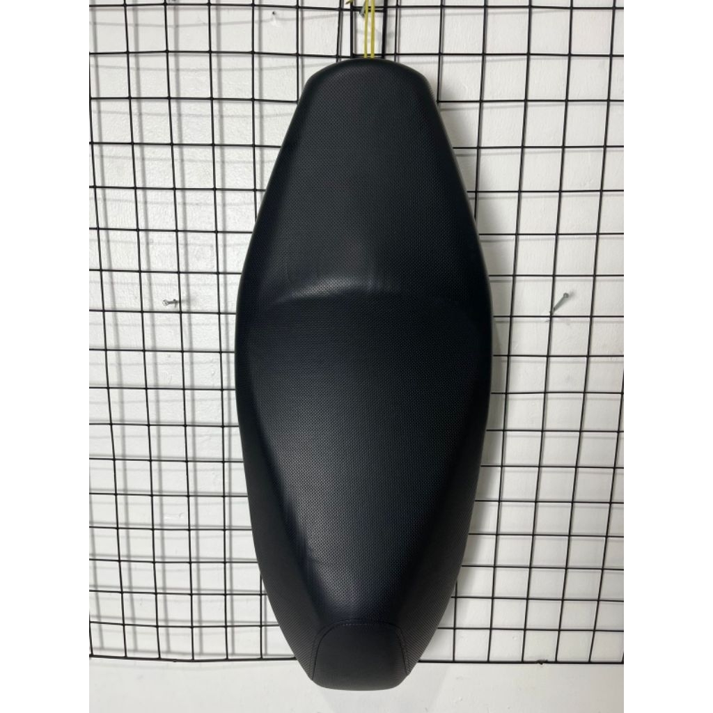 Jok Motor Vario 160 – Kulit Polos, Busa Pabrik Tebal, Tulang Fiber Kuat – Stok Terbatas