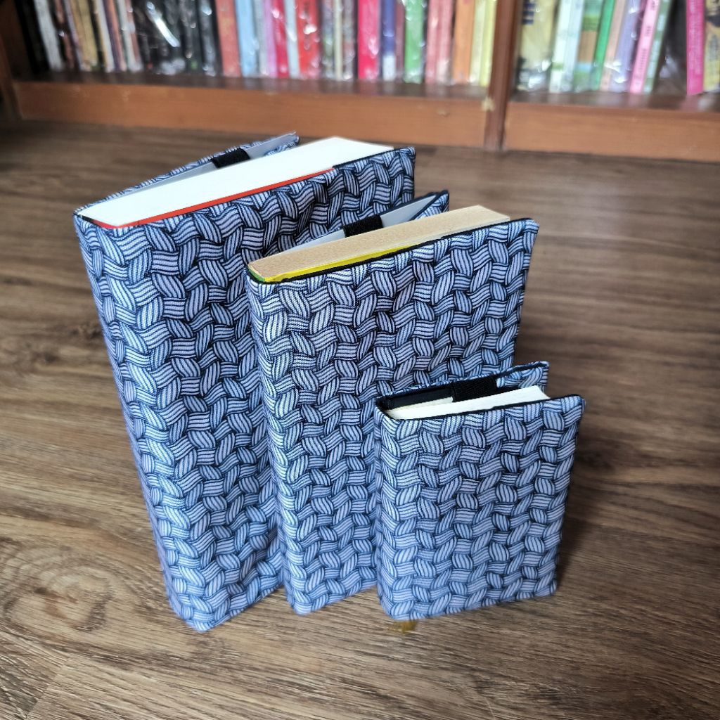 

Sampul Buku Motif Anyaman