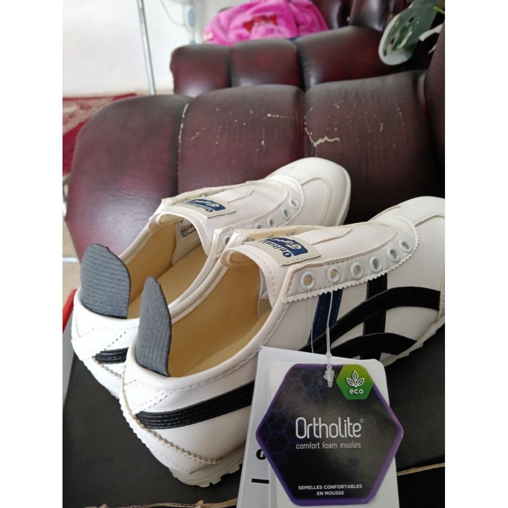 Preloved Sepatu slip on Onitsuka Tiger Mexico 66 original warna putih list hitam dan biru navy|sepat