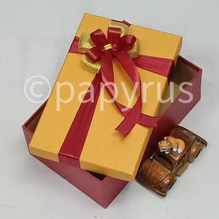 

PAPYRUS Kombinasi 17,5x27,5 Tinggi 8cm Kotak Kado Gift Box Hardbox Hampers Hadiah V1