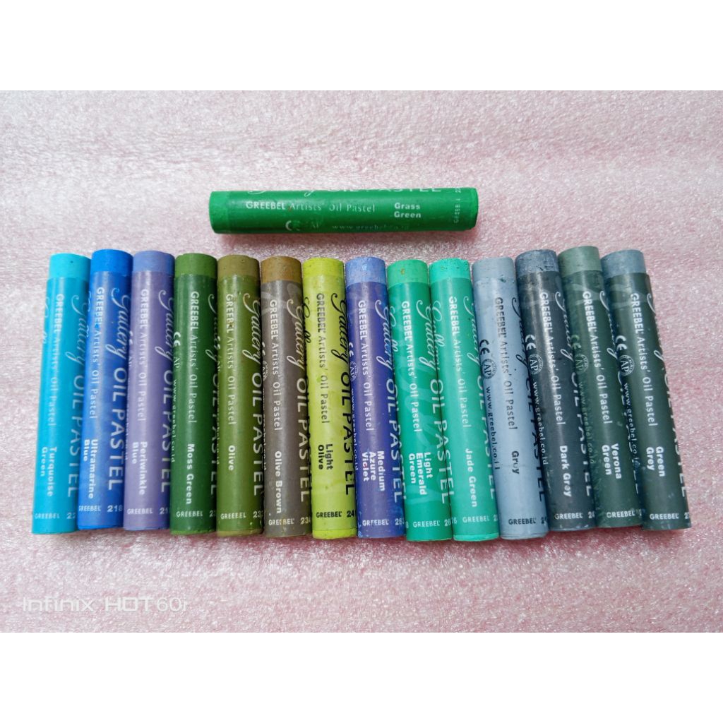 

GRASS GREEN Crayon Greebel Artist