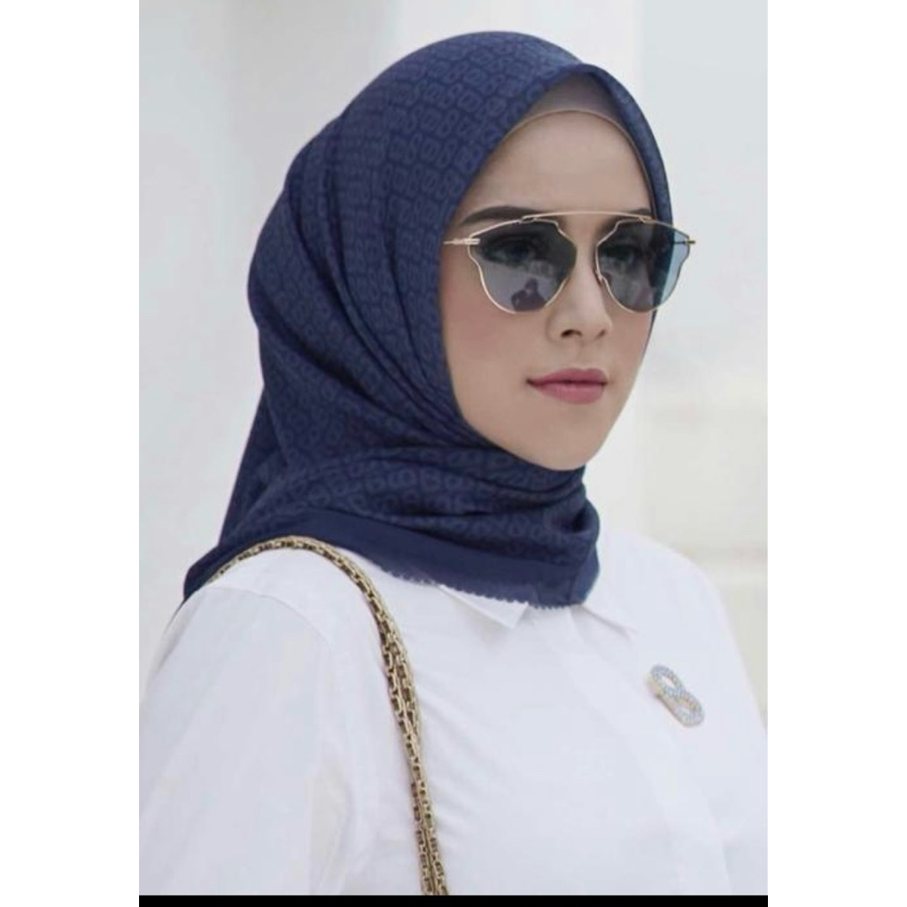 Tapis Square oxford blue Buttonscarves