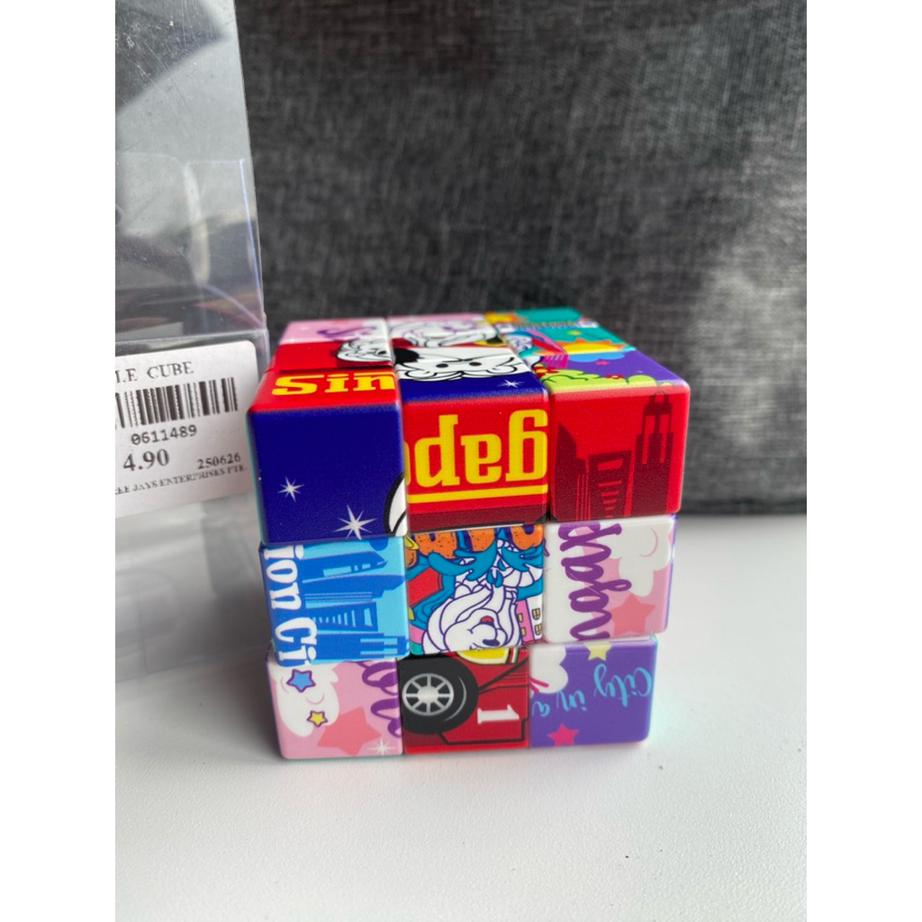 

(new) souvenir Cube Kotak Singapore Merlion SG