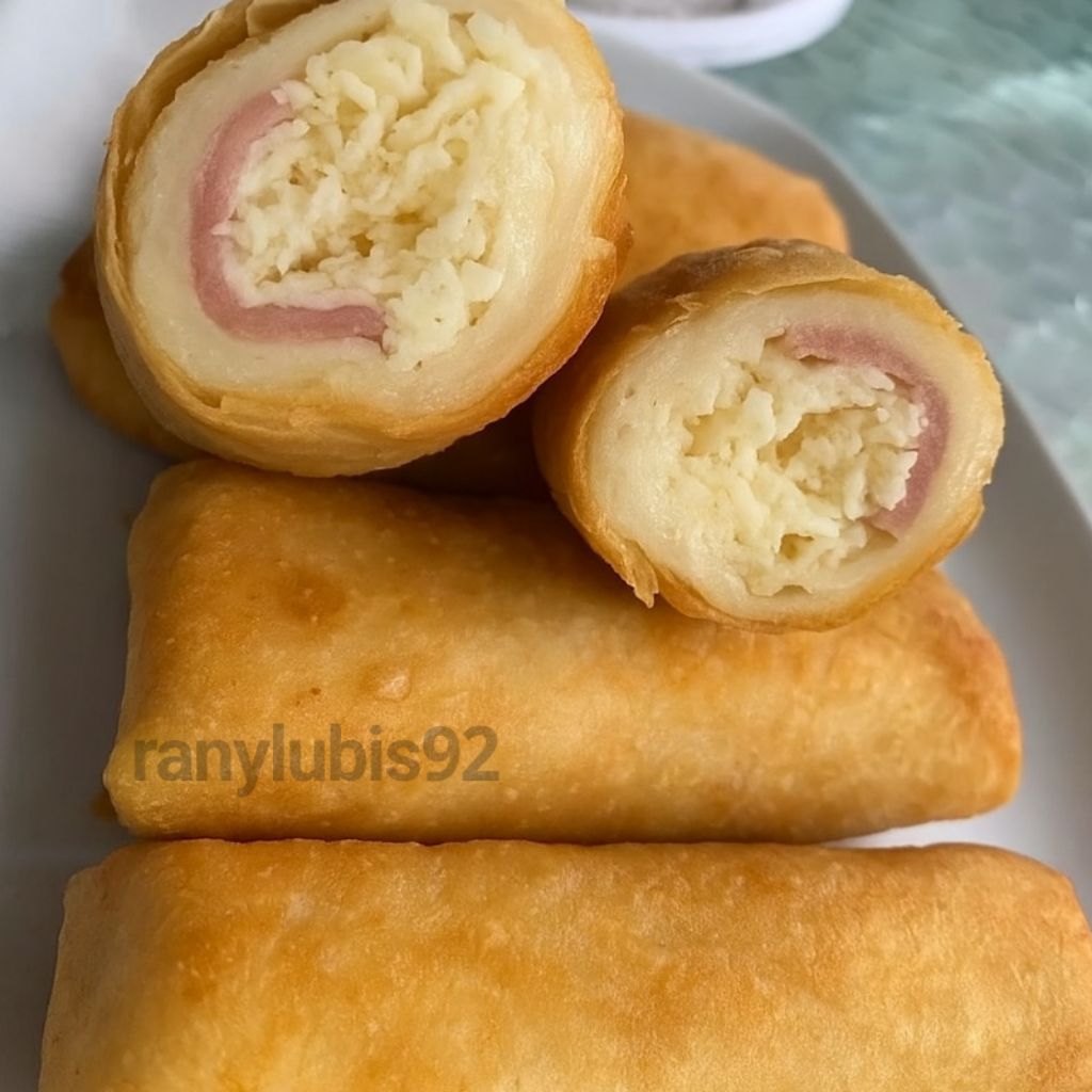 

Lumpia Isi Smoked Beef + Keju Cheddar