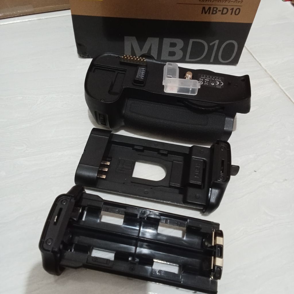 HARGA GROSIR Nikon MB-D10 Multi Power Battery Pack for D300 D300S D700 D900