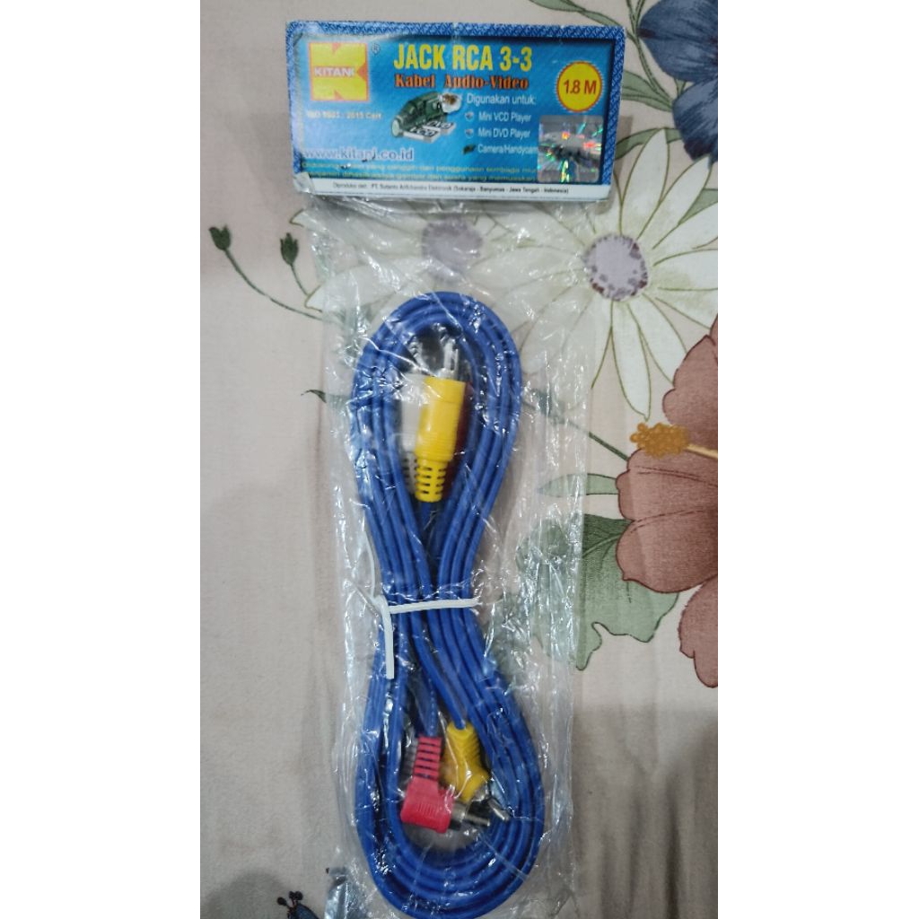 KITANI Kabel RCA 3 K 3 Male Merk KITANI ( Cable RCA ) - 1.8m