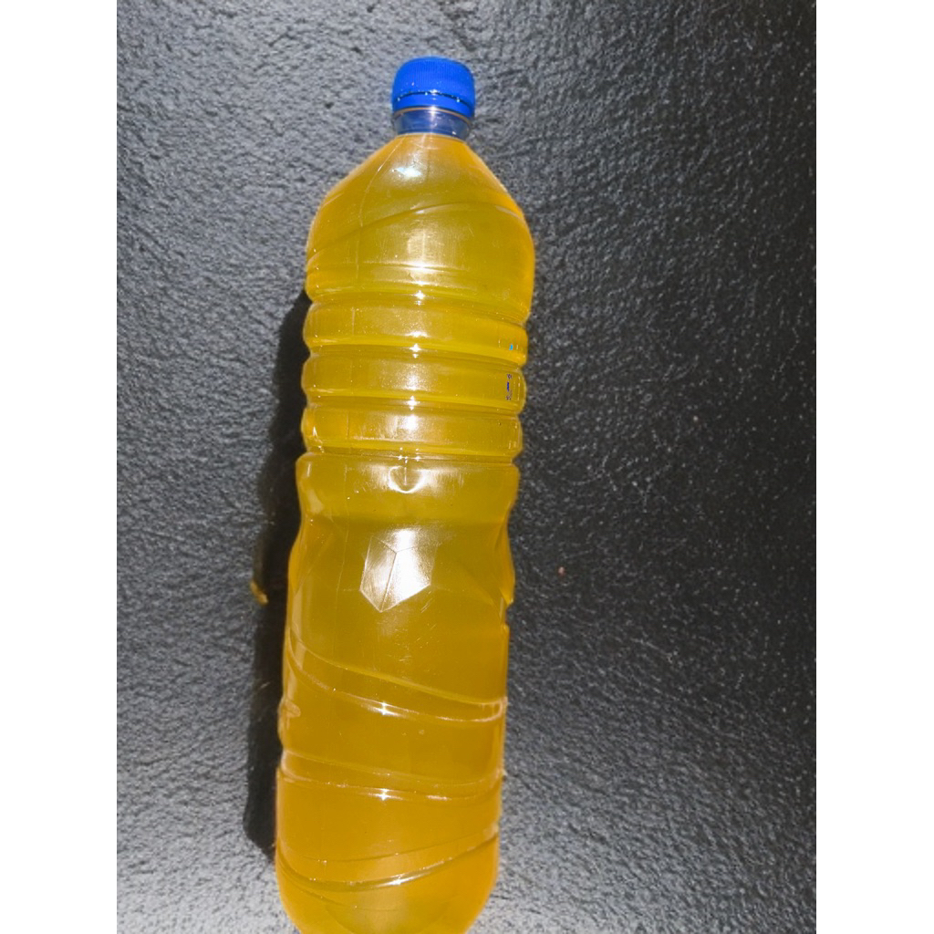 

minyak goreng 1,4 kg/satu botol full