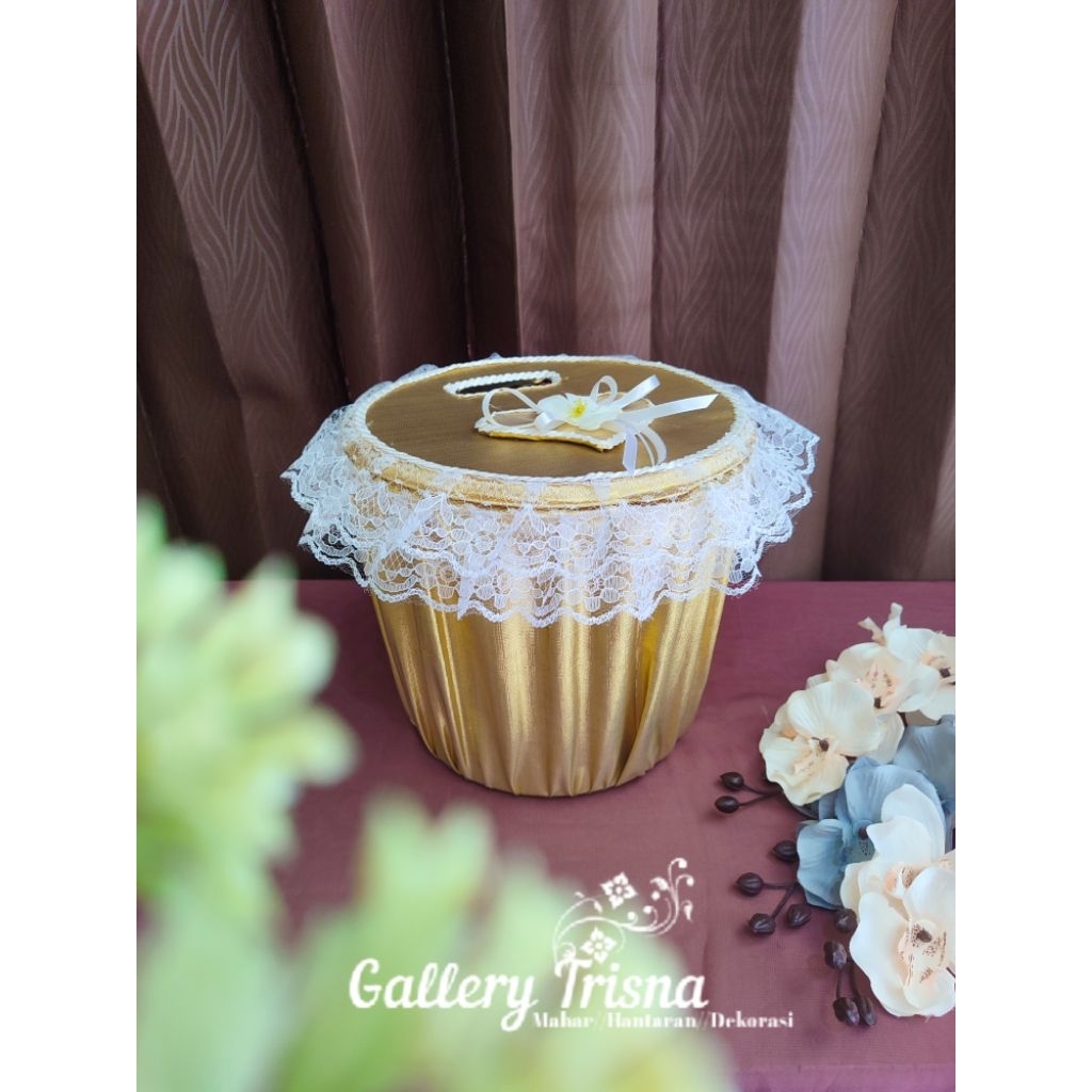 

Pesanan by Request Wadah Angpao Nikah/wadah Tunas Nyiur/wadah tunas pisang